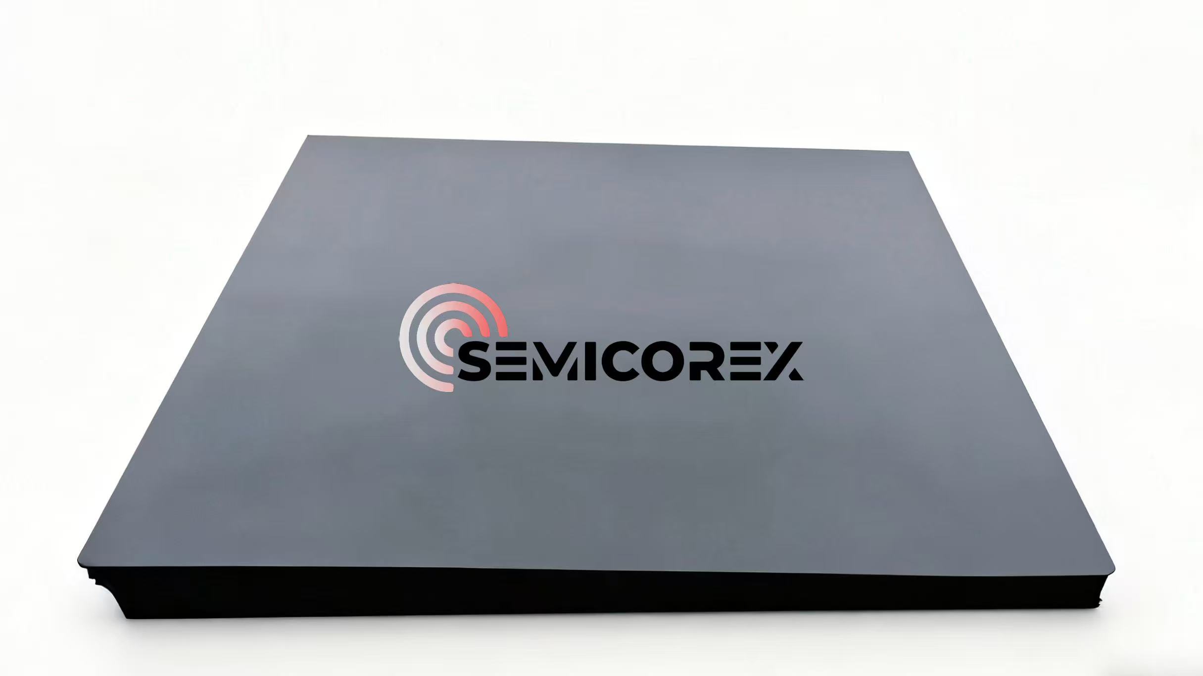 ब्लैक एल्यूमिना सिरेमिक की विशेषताएं क्या हैं?